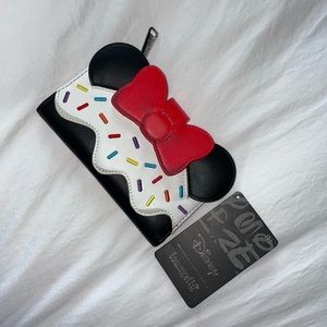 NWT Disney Minnie Mouse ice cream wallet